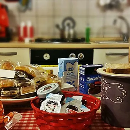 ベッド・アンド・ブレックファスト A Casa Di Amici